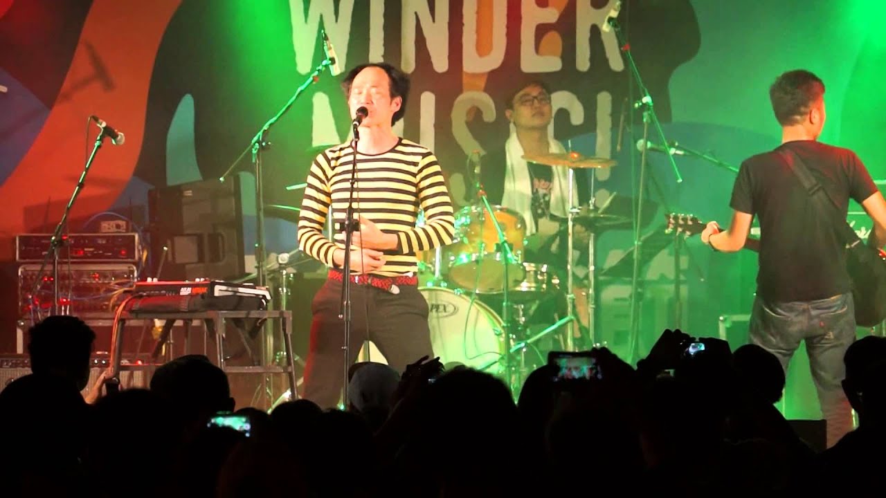 Watch 夾子電動大樂隊 The Clippers Band-爬到屋頂去哭夭+轉吧!七彩霓虹燈 on YouTube Watch 夾子電動大樂隊 The Clippers Band-爬到屋頂去哭夭+轉吧!七彩霓虹燈 on YouTube