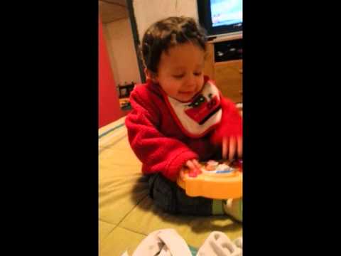 Agustín Headbanging' (10 meses)