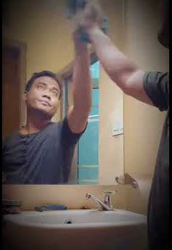 Ngelap cermin lucu | Bayangan cermin sial | tiktok lucu | video lucu | dagelan jowo | story wa lucu😂