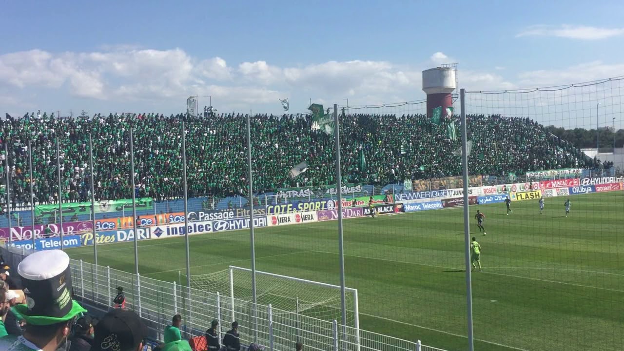 شاهد الأغاني جديدة L'EPIGRAMME وراجاوي فليسطيني  يرددها كل الرجاويين في ملعب الأب جيكو