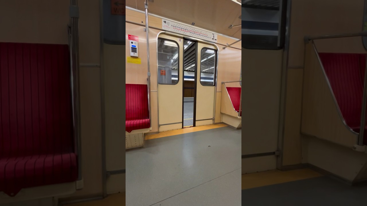 Warsaw Metro Old Vagonmash Door Chime