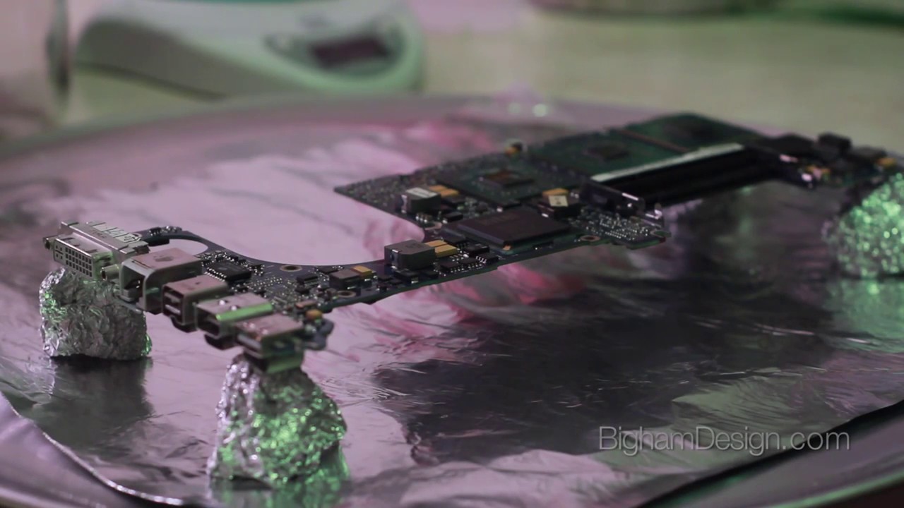 Motherboard repair - Fix Screen Flickering and Bake Macbook Pro ...