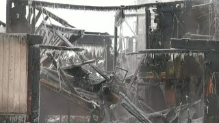 Tenants jump to escape massive Mount Clemens apartment fire