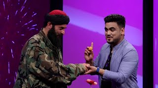 Plays egg tapping game / بازی تخم جنگی با عبدالحمید خراسانی