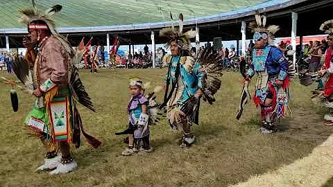 Grand Entry, Canupawakpa Dakota Nation Powwow 8/14...