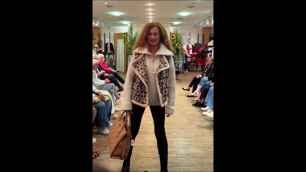 Herbst/Winter2024 Modenschau bei         SCHUNKE FASHION in Löhne