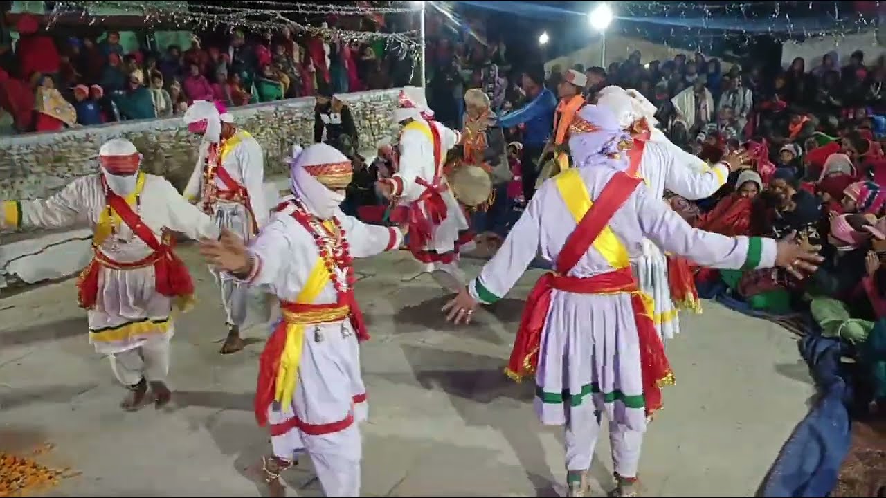 मां राजराजेश्वरी चंडिका(सिमली)देवरा यात्रा भ्रमण सारकोट गांव में रात्रि कौथिग 🙏।जय माता दी 🌻।