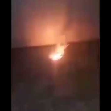 lagi berak dilemparin petasan