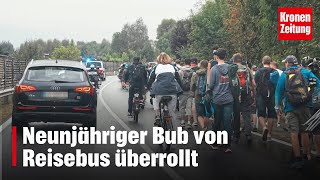 Neunjähriger Bub von Reisebus überrollt | krone.tv NEWS