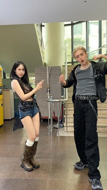 Download lagu #EXTRA_VIRGIN with #비비지 #신비 님 #윤산하 #YOONSANHA #CHAMELEON #아스트로 #ASTRO #VIVIZ #SINB