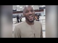 2Baba  Mocks Nigerian Government & Politicians As He Lands At Ghana's Int’l Airport