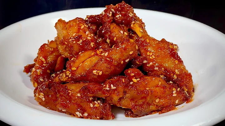 The chef of the hotel teaches you the correct way of sweet and sour chicken wings. - 天天要闻