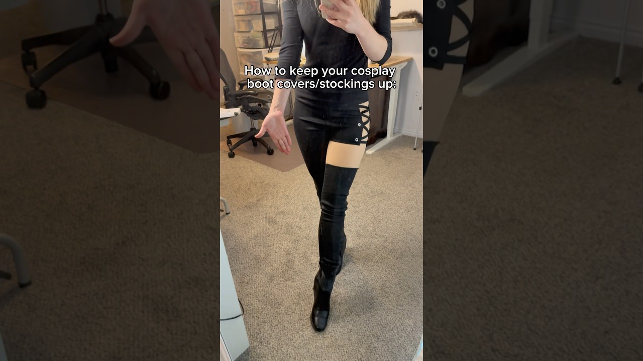 How to keep your cosplay stockings/boot covers up! 🦵✨