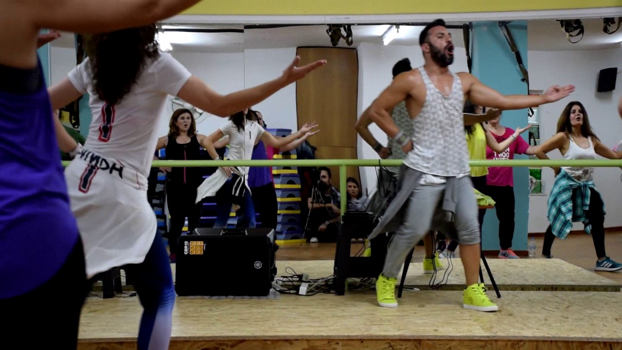Zumba (R) Fitness MM 49 Everybody muevelo Markos Sigalas - YouTube