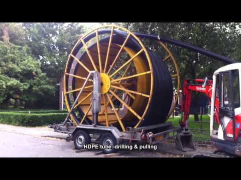 HDPE tube, drilling & pulling ~ Mantelbuis boren en trekken
