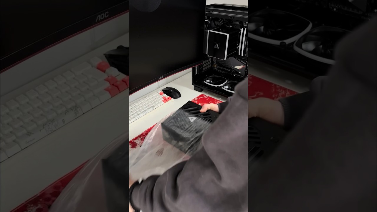 📦 Unboxing the powerful PSU TITAN with 1000W of power from our partners at Montech. 
