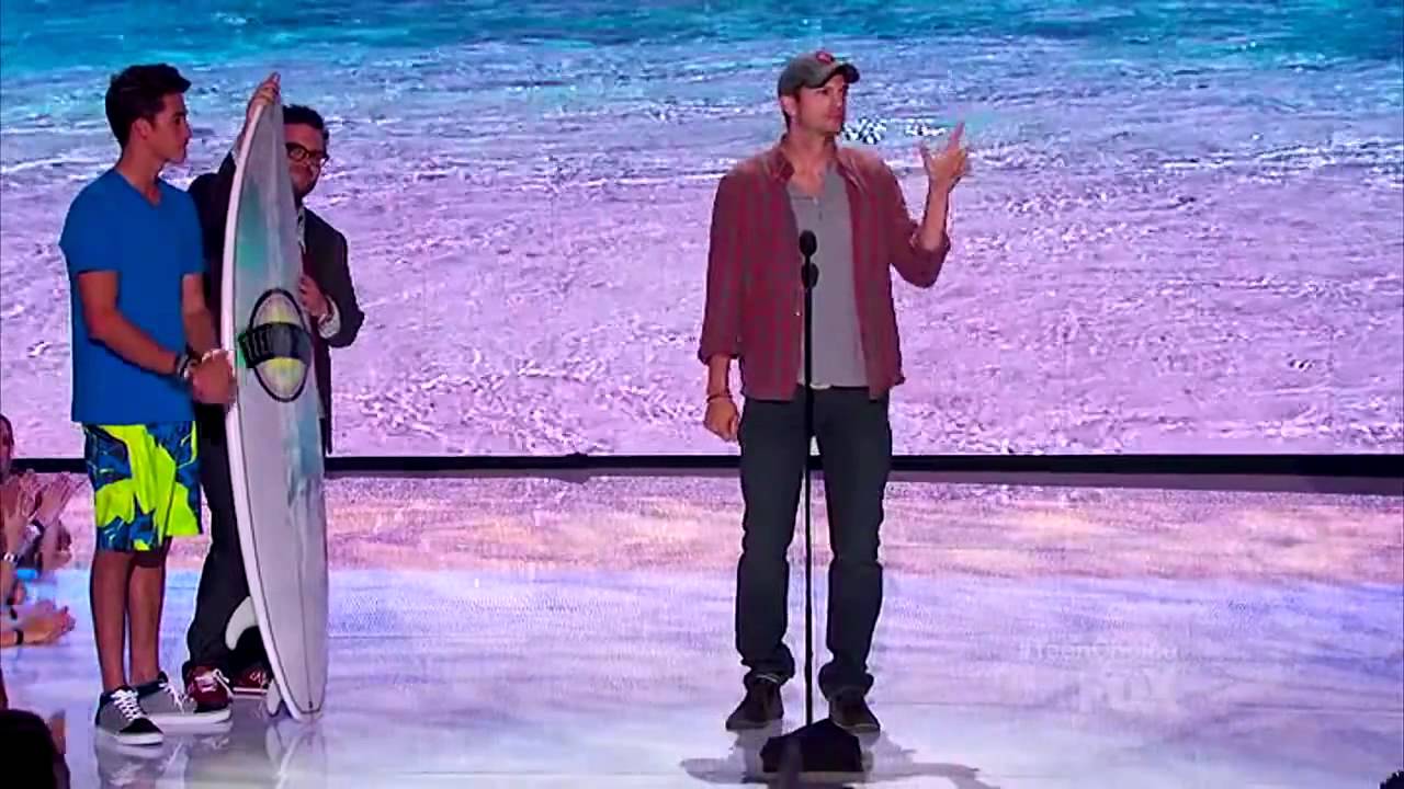 Ashton Kutcher Speech Teen Choice Awards - YouTube