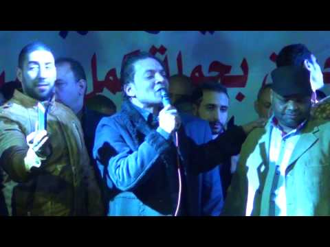 طارق الشيخ يشعل حى الجمالية بأغنية كمل جميلك