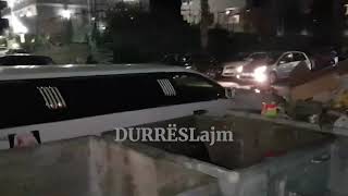 Durrës, Limuzina Luksoze Parkohet Tek Plehrat