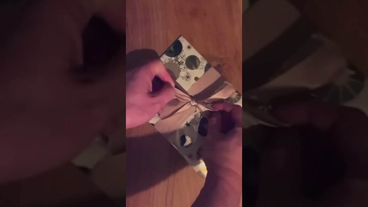 Make your holiday gifts a little more sustainable with SaltyLama's eco-friendly laundry detergent...