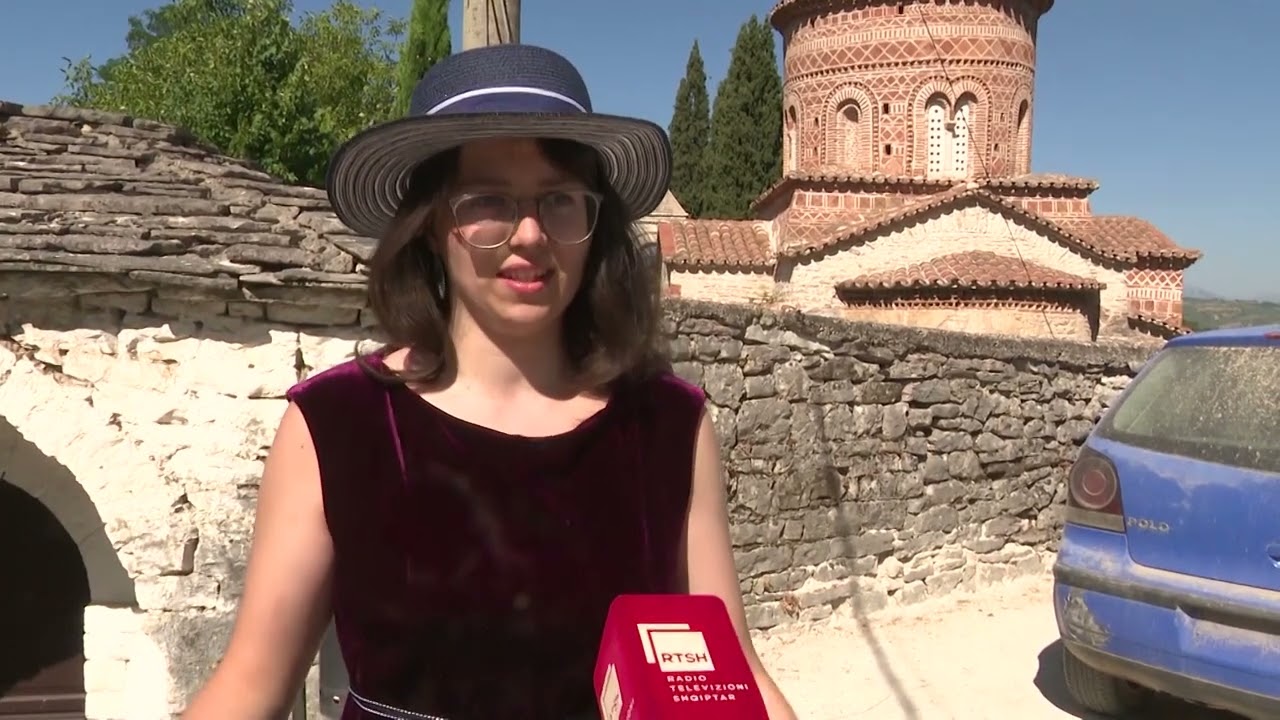 LABOVA E KRYQIT , FSHATI I LIBOHOVËS QË SOT PO MAHNIT BOTËN