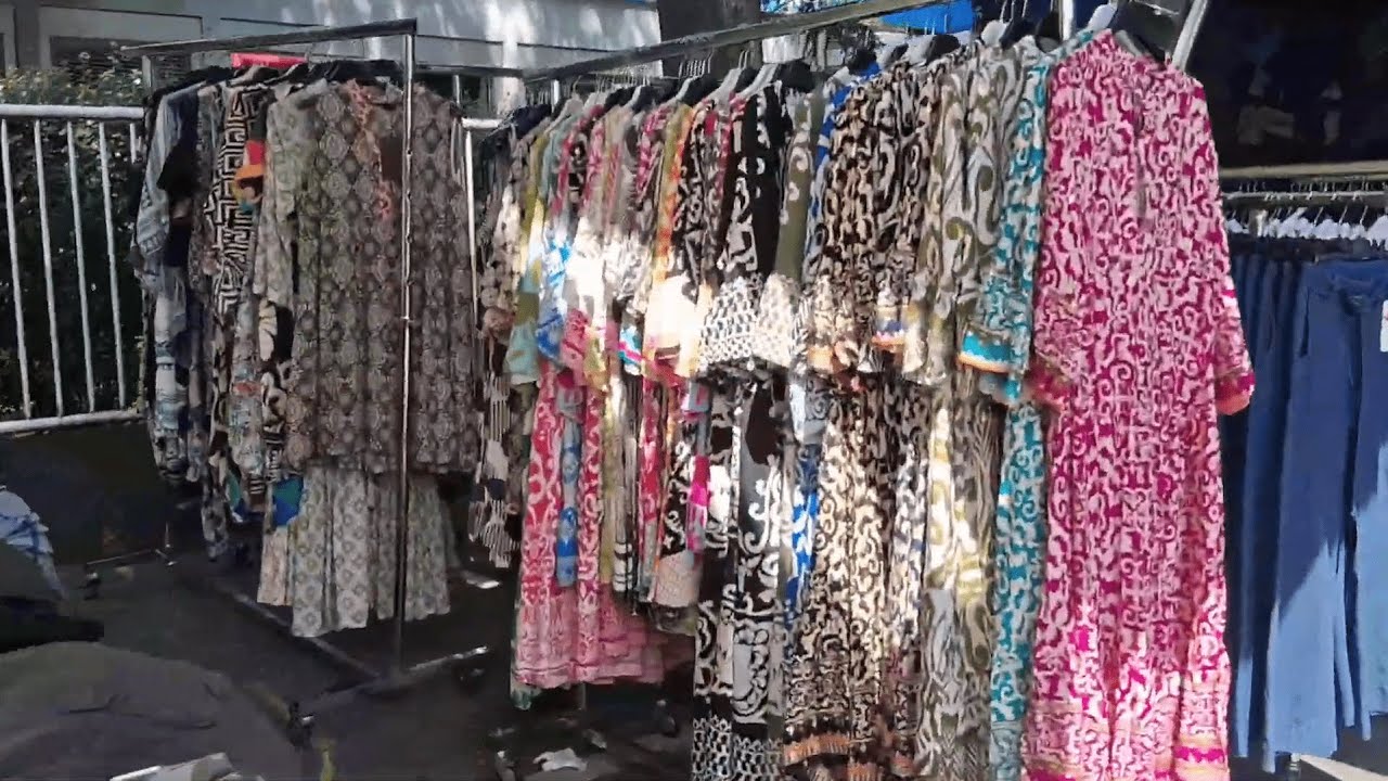 Mercato di giovedì - Thursday Market -