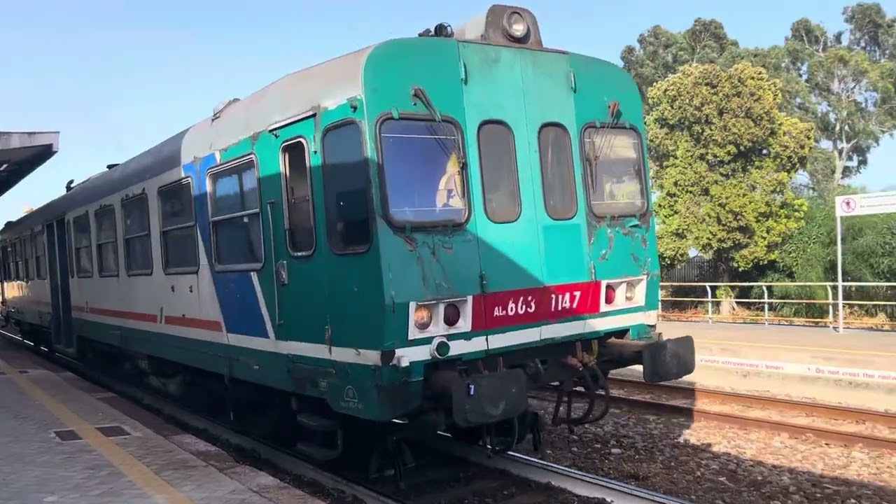 Regionale 21603 effettuato con ALn 663 da Catanzaro Lido a Reggio Calabria Centrale. 