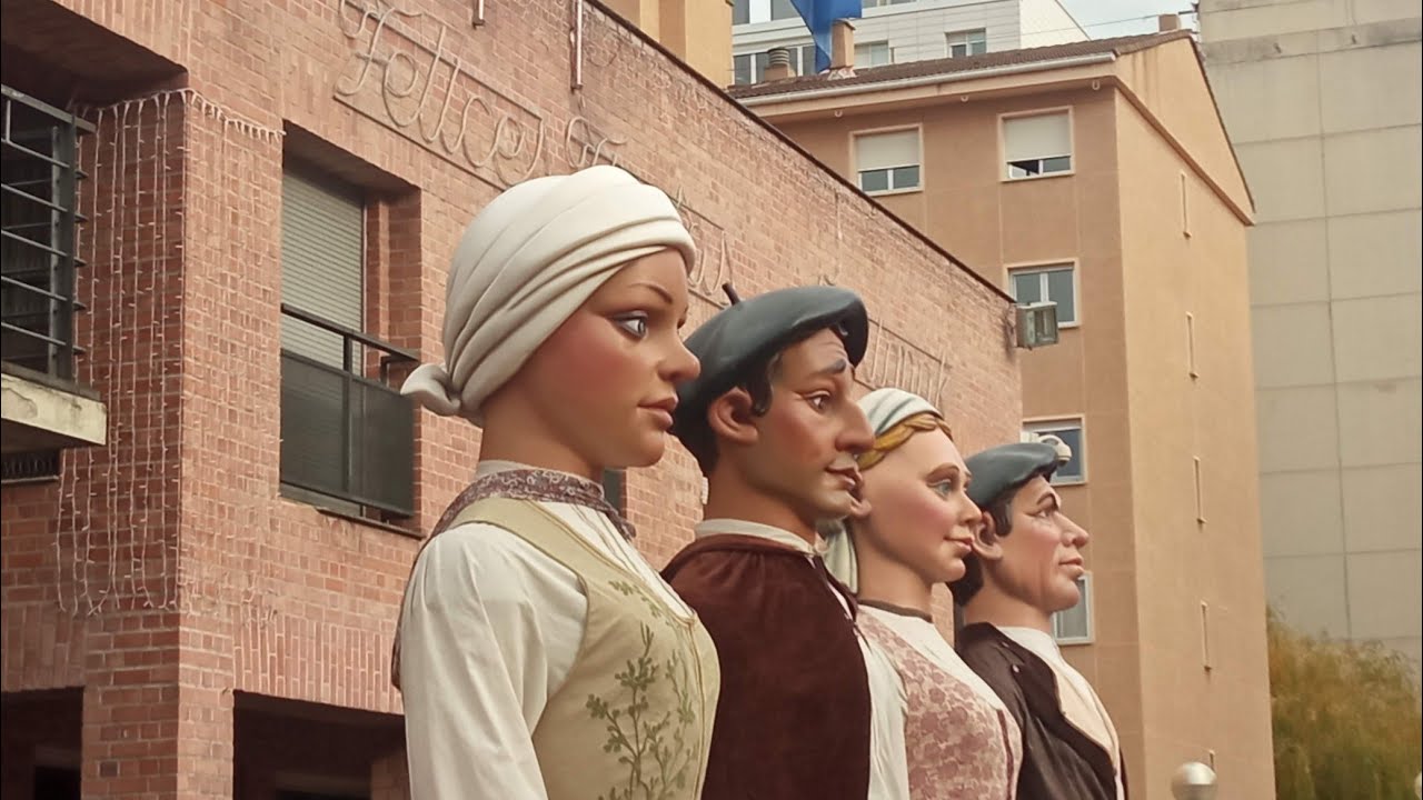 Gigantes de Barañain-go erraldoiak. San Esteban. Kalejira eta Baltsak. Pasacalles y Bailes.