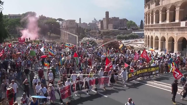 Tens of thousands protest in Rome against rearmament policies of Italy and Europe