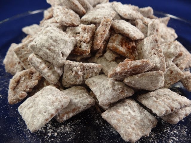 Puppy Chow Recipe (Yummy cereal snack for people) - YouTube