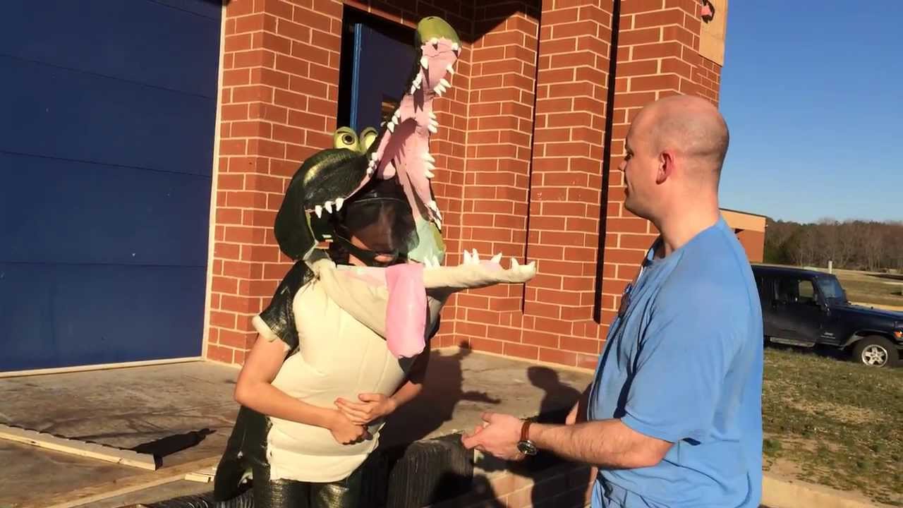 How to dress Tick Tock Croc costume