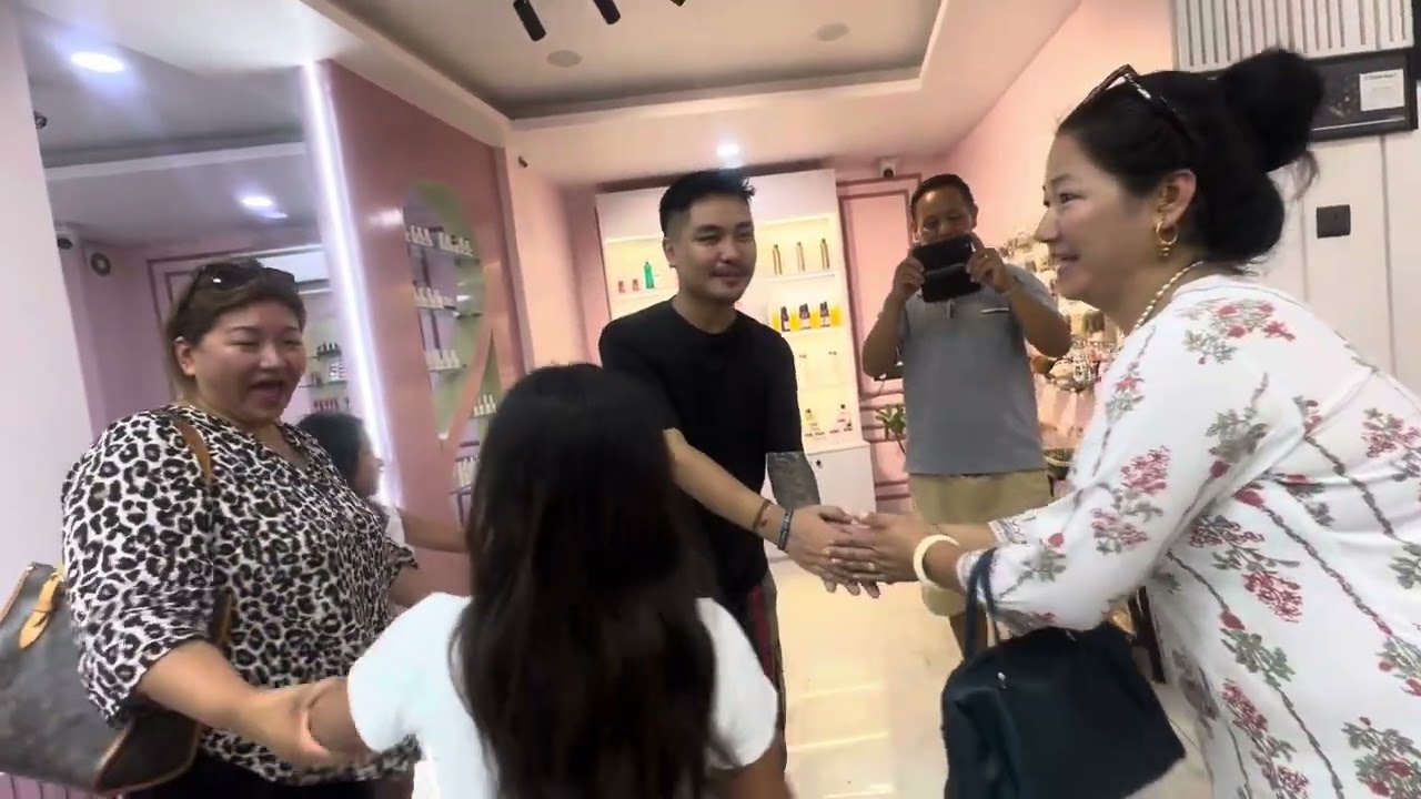 Today we met our favourite YouTuber Ted Kunchok…it was indeed a very good day❤️