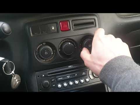 Vidéo: Pourquoi ma voiture souffle-t-elle de l'air froid ?