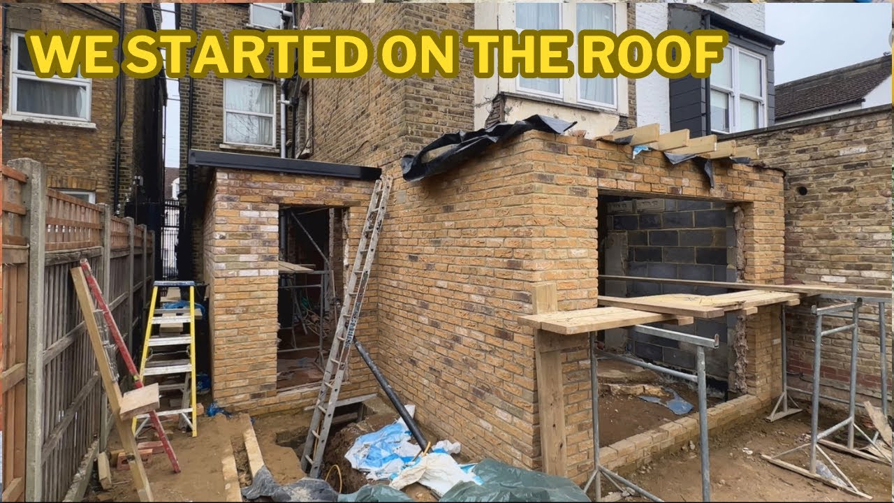 Roof time / Rescuing a cowboy build - Day 45