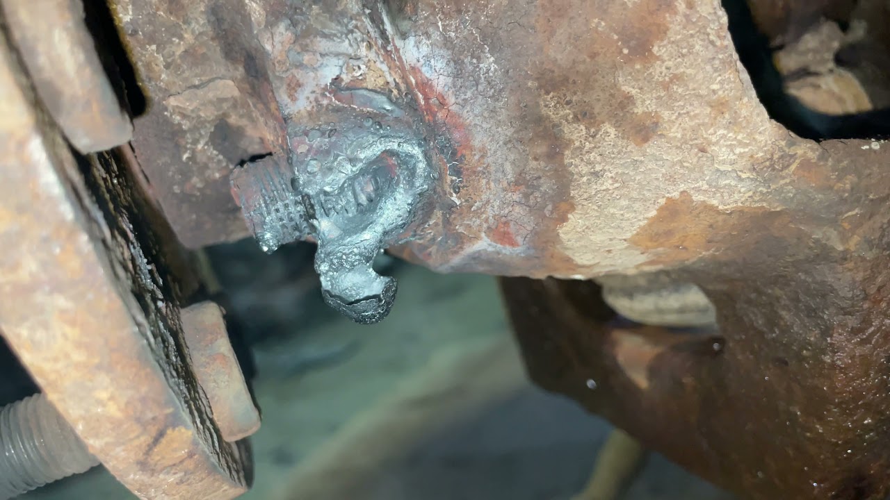 Extract/remove seized/rusted hub assembly bolts with torch release pressure by cutting lines in