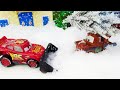 Машинки для мальчиков — Тачки Молния Маквин и Мэтр утопают в снегу! — Зимние приключения машинок