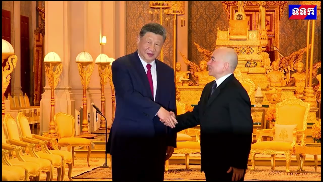 ឯកឧត្តម ស៊ី ជីនពីង អញ្ជើញចូលក្រាបថ្វាយបង្គំគាល់ព្រះបាទសម្តេចព្រះបរមនាថ នរោត្តម សីហមុនី