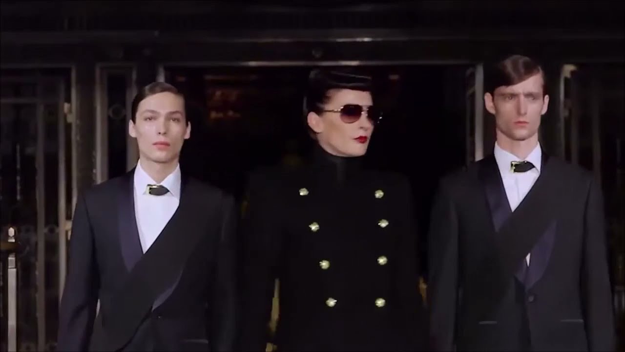 Gareth Pugh Autumn winter 2016-17 fashion show