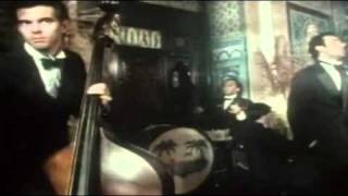 Miniatura del video "The Stranglers "Golden Brown" 1981"