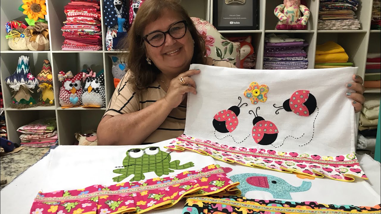 Três bichinhos em patchapliquê em Sacaria ! Veja como fica lindo também !