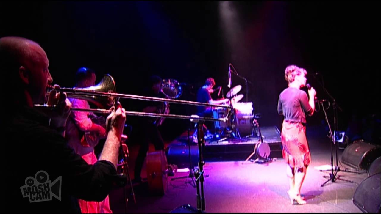 C.W. Stoneking - The House Bound Blues (Live in Sydney) | Moshcam