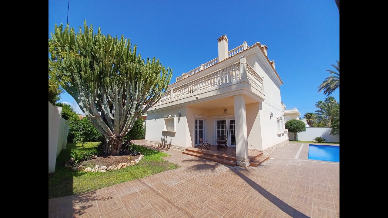 €910,000 4 Bedroom Villa Cabo Roig Alicante (Costa Blanca) Spain