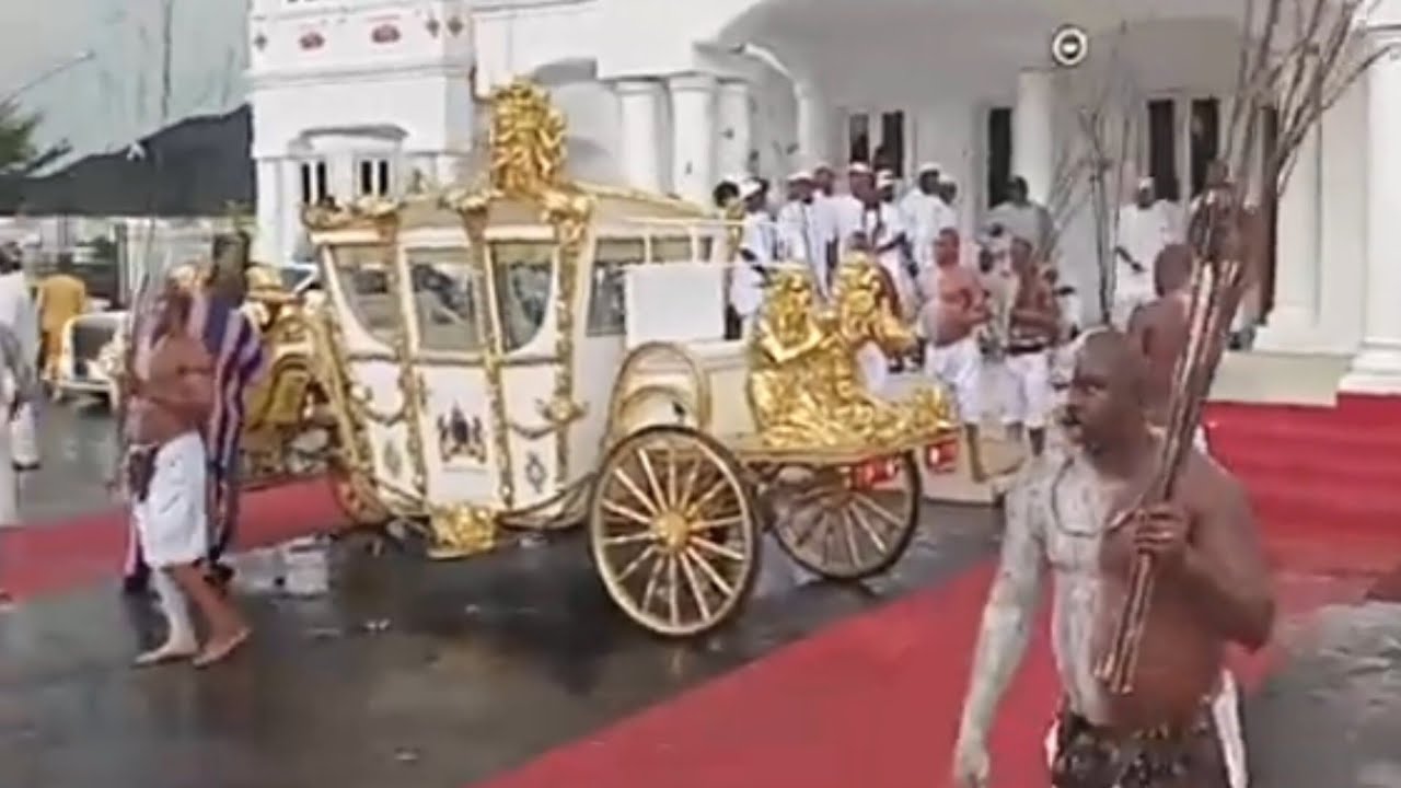 Ooni of Ife Visits Ancestral Homes In Style 