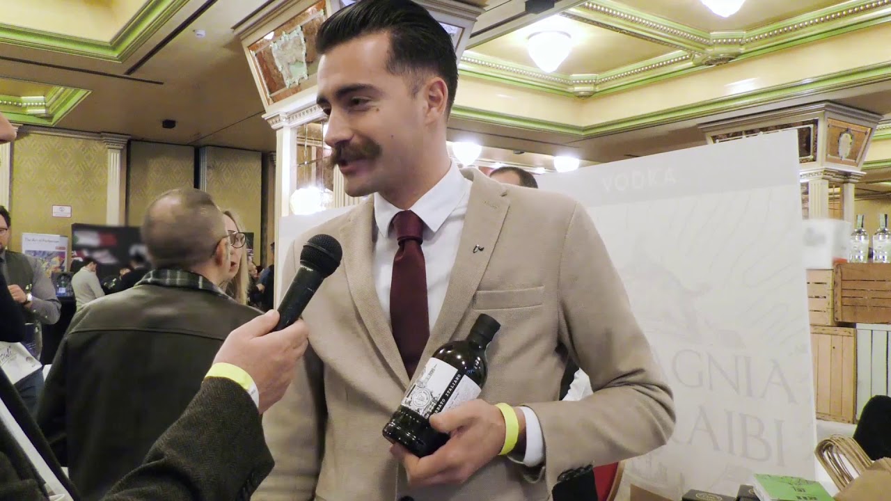 Domenico Dragone di Vecchio Magazzino Doganale presenta Gin Gil Torbato