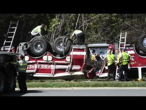 4 firefighters hurt as Charlotte fire truck overturns