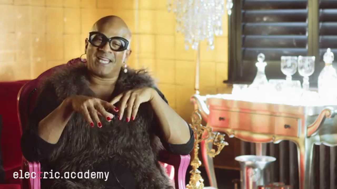 Speaking in public - how to build rapport with your audience