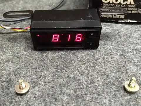 Cómo conectar un reloj digital automotriz coche antiguo