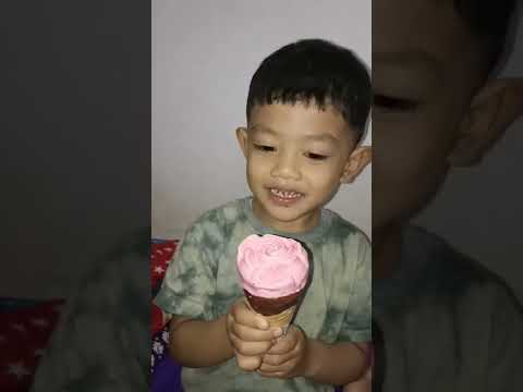 #icecream #wallsloverose #loverose #strawberry #eskrim #review