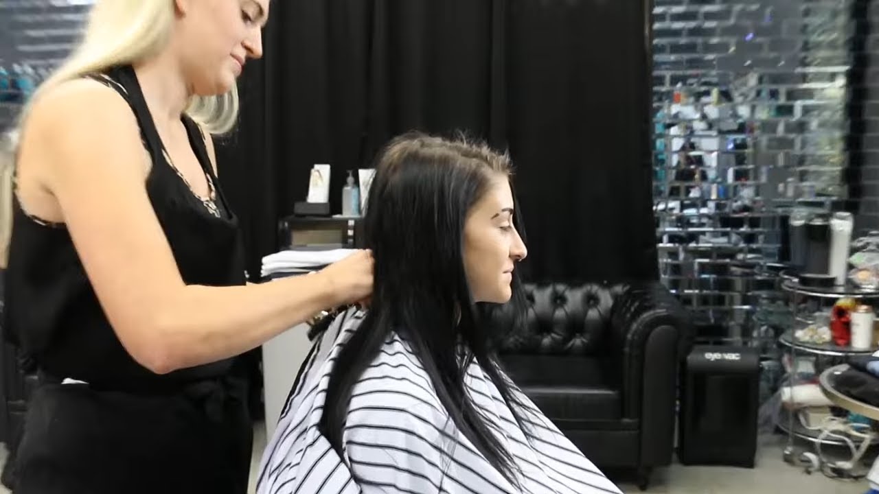 «Челси» — Часть 2: бреет голову после того, как это сделал его коллега (бесплатное видео)