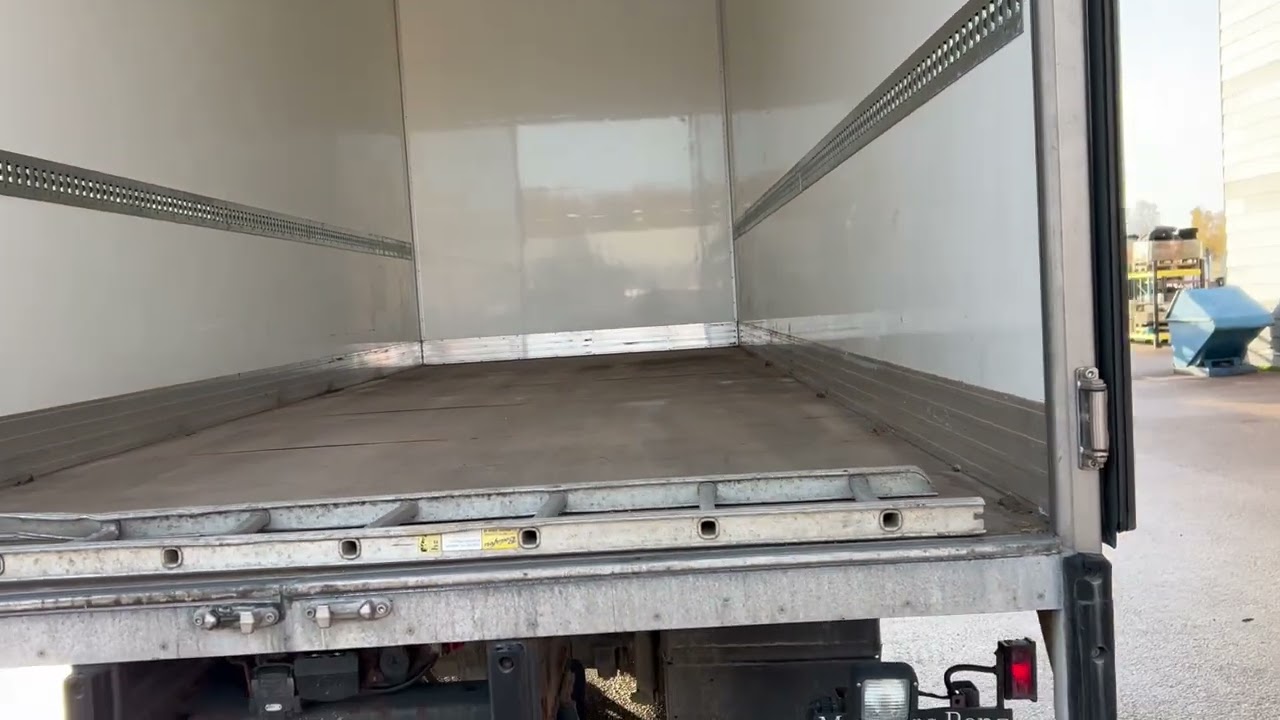 Skåplastbil, Låga mil! Mercedes Actros 2546